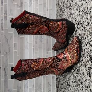 Black & Red Paisley Corkys Rubber Rain Boots sz 6 heeled western / cowboy